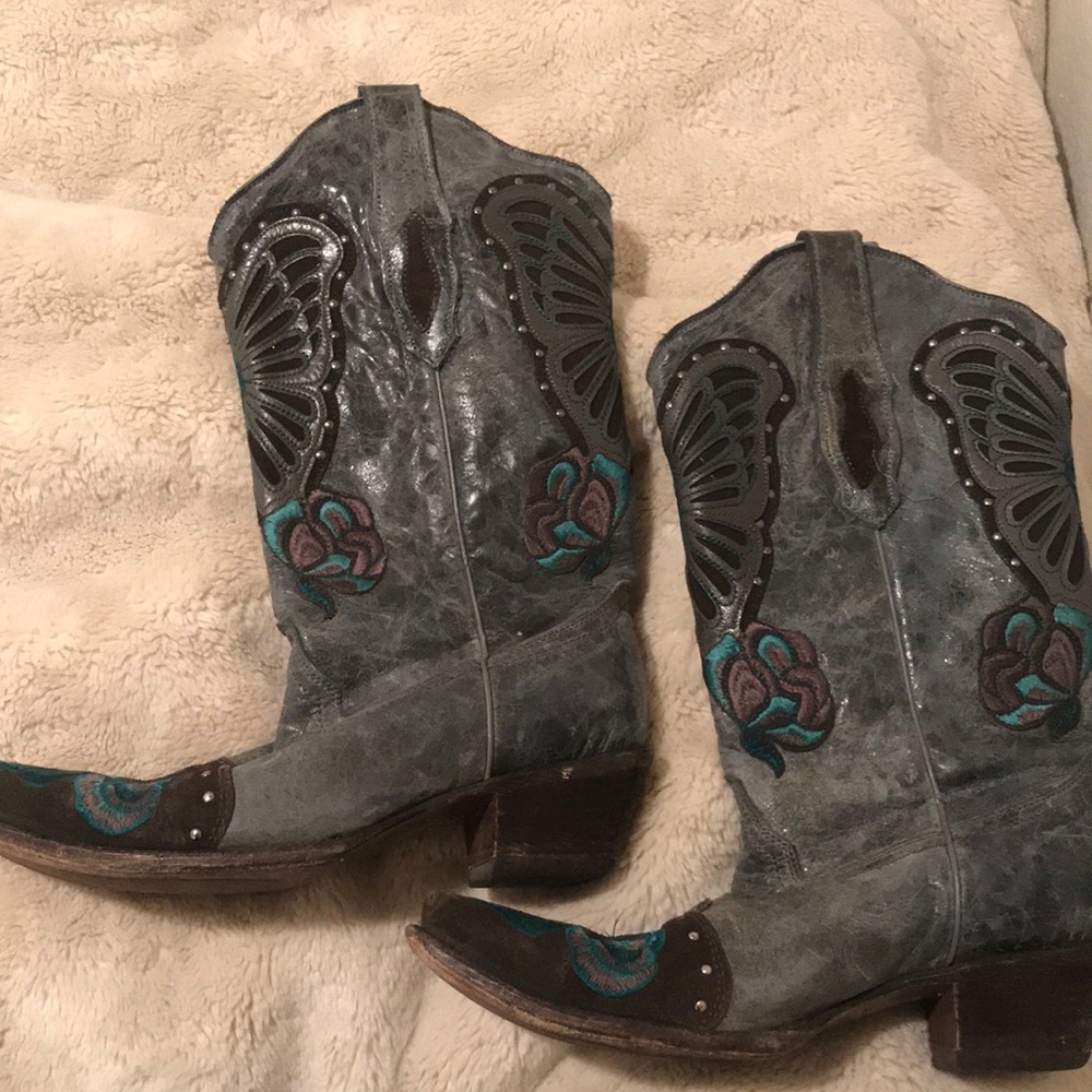 Cowboy boots!! Barely worn!
